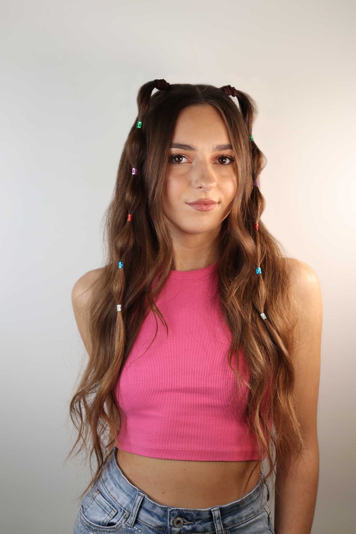 Bubble Braids Frisur Junge frau mit Bubble Braids